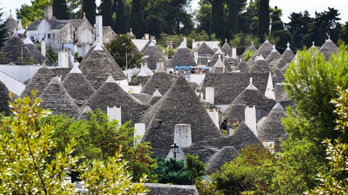 Transferhood — Bari: Your Gateway to Puglia and Matera (the conical trulli roofs of Alberobello)