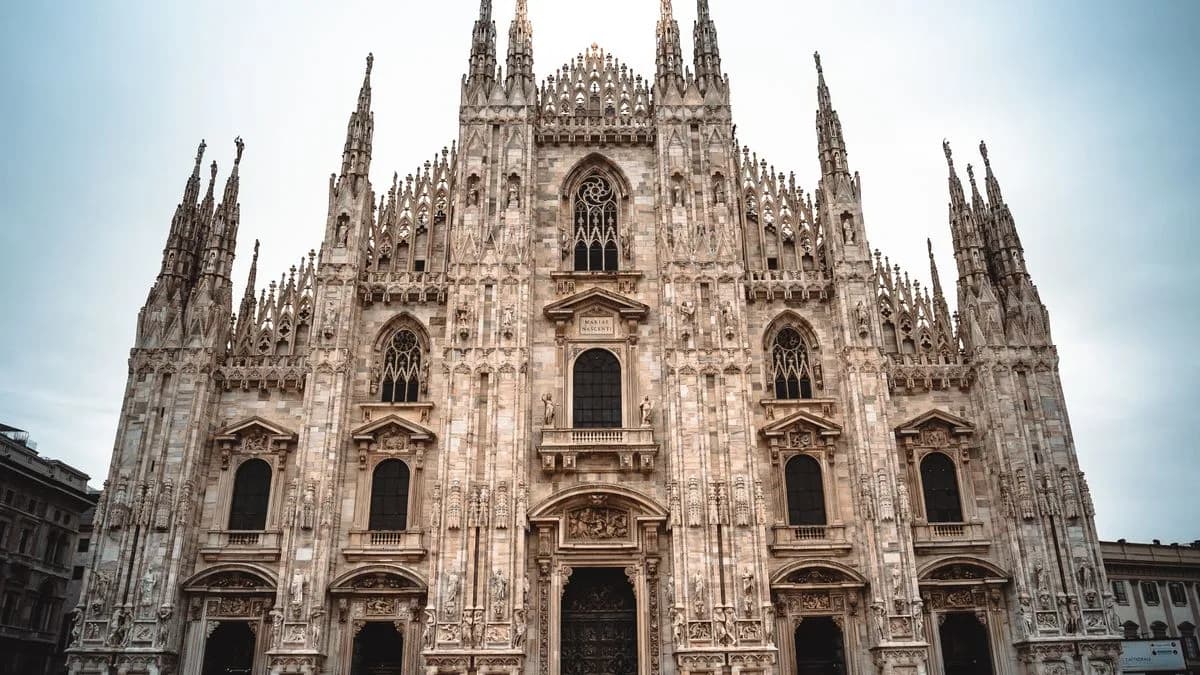 Transferhood — Milan: Fashion, the Duomo and the Italian Lakes (the marble facade of the Duomo cathedral)